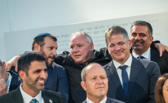 בקואליציה מברכים על המתווה: "סוף סוף יעשה צדק היסטורי"