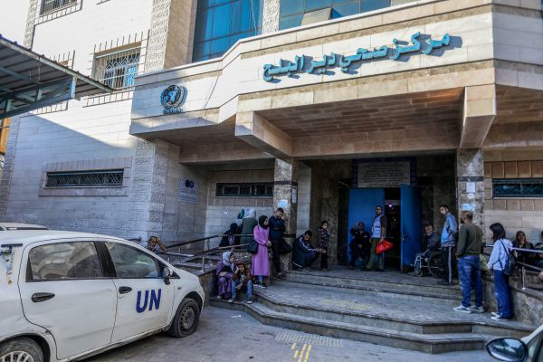 חוסר משילות: עובדי אונר"א חזרו למתחם וגירשו את נציגי העירייה