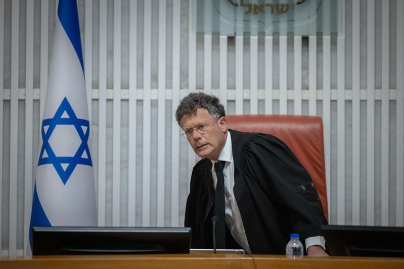 הרשת סוערת בעקבות הדיווח על השופט יצחק עמית