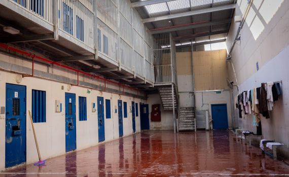 קטטה חריגה בכלא: מחבל חמאס נשך את שותפו לתא מדאעש