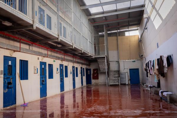 קטטה חריגה בכלא: מחבל חמאס נשך את שותפו לתא מדאעש