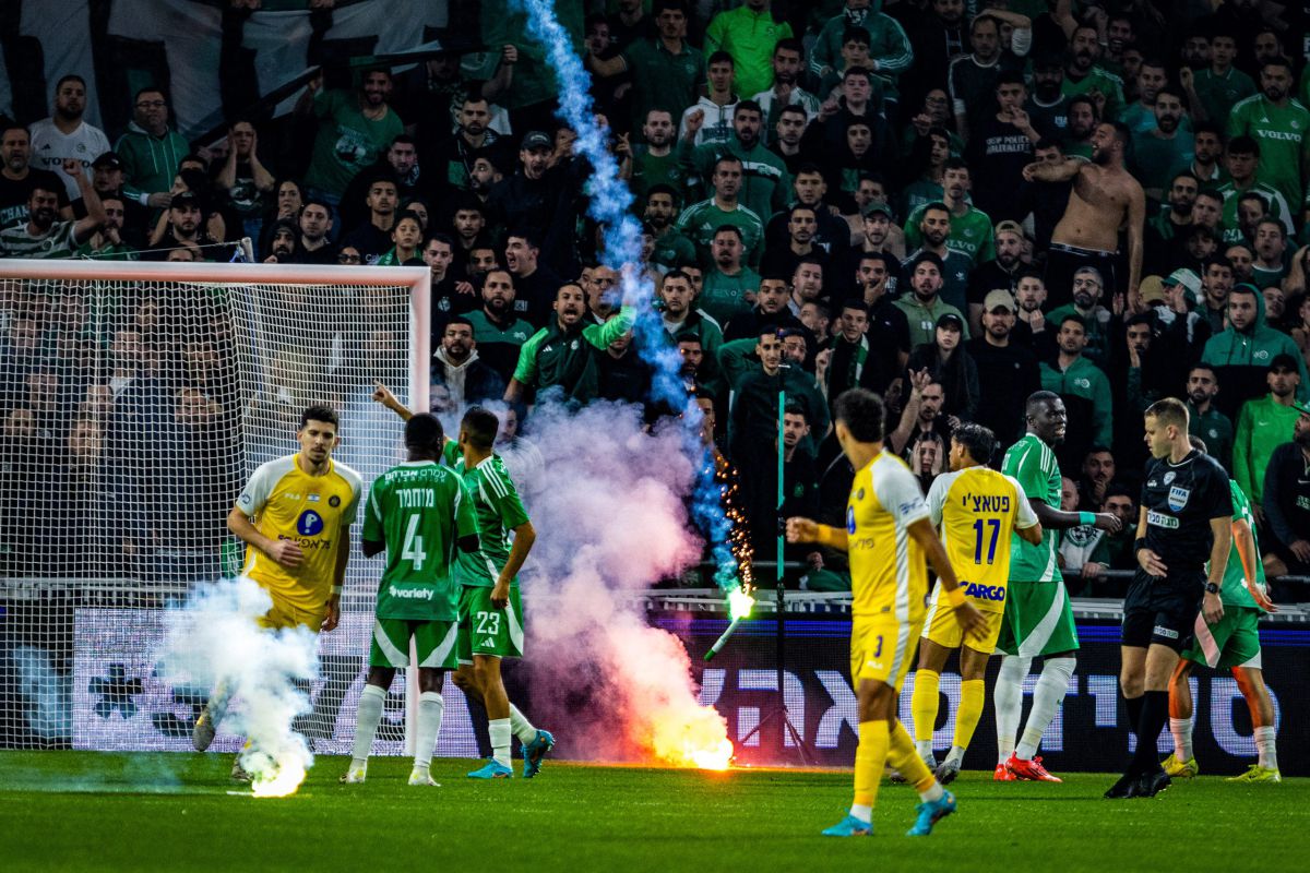 המשחק שפוצץ: נעצר חשוד שהשליך אבוקה בסמי עופר