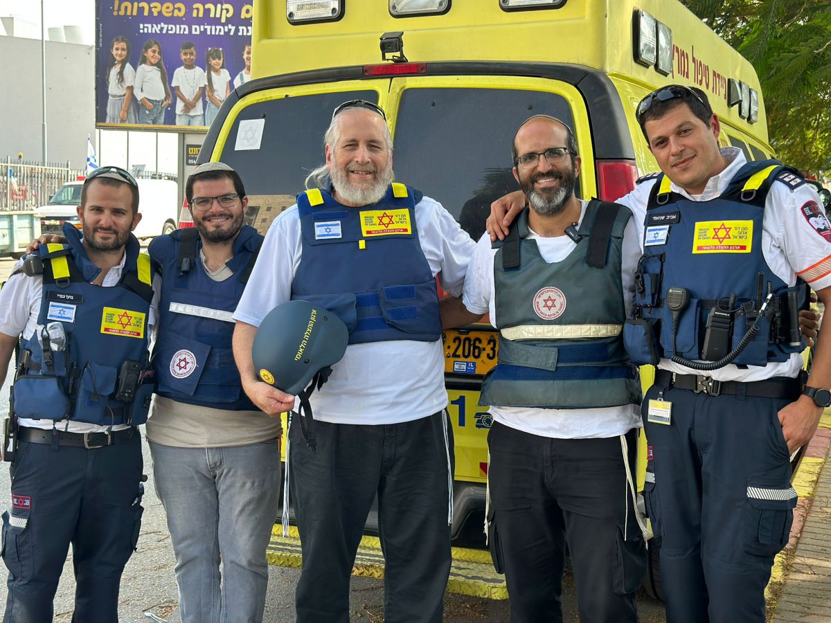 ניידת טיפול נמרץ חדשה נתרמה למד"א שדרות לזכר בני העיר