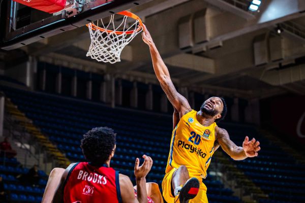 המפלגה הספרדית דרשה לאסור על כניסת שחקני מכבי ת"א למדינה