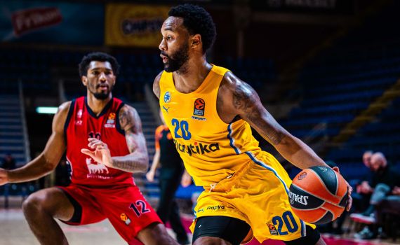 הפולטיקאי הספרדי דורש: "מינעו את כניסת מכבי תל אביב למדינה"