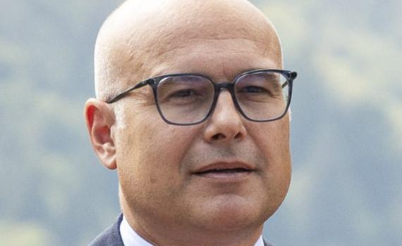 אחרי מחאות הענק: ראש ממשלת סרביה הודיע על התפטרותו