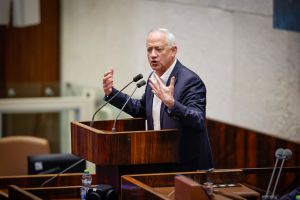 גנץ בסרטון נגד בן גביר: "אם לא נתעורר, הסיוט יהפוך למציאות"