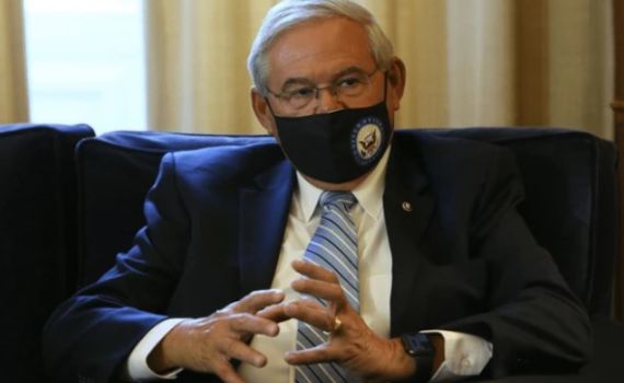 דרמה בארה"ב: סנאטור הורשע בריגול למען מצרים ונשלח למאסר