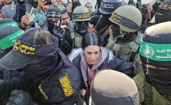 בדרך ללינץ': מפקירים את החטופים בשתיקה מול טירוף השחרורים