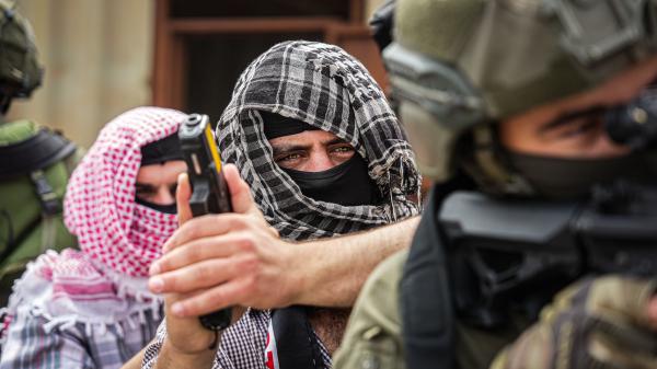 בזמן ששהה בבית קפה – מסתערבים עצרו מבוקש בכיר בקסבה בשכם