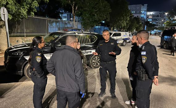 כתב אישום: סחט עורך דין וניסה להפליל את אחיו הנכה | תיעוד