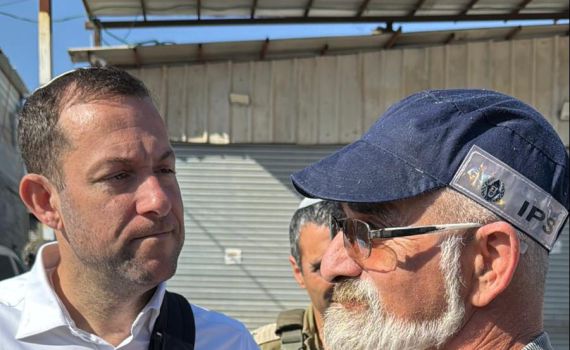 עמי תושב עמנואל משחזר את הפיגוע: "פתחתי באש והם נמלטו"