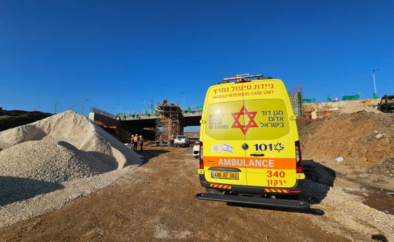 ילד בן שנתיים נפגע מאוטובוס בבית שמש, מצבו קשה