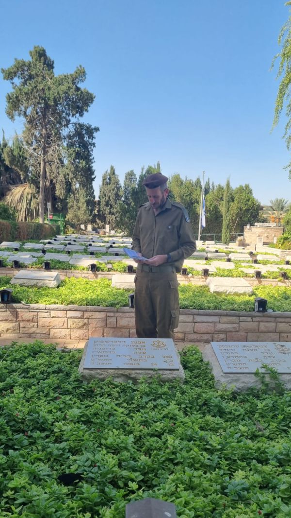 ביוזמת הרבנות: חיילים אומרים קדיש על חללי 'נצר אחרון'