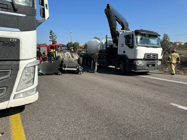 כבישים אדומים: בת 59 נהרגה בתאונת דרכים בניר עם
