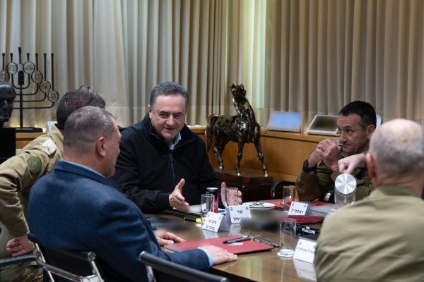 בריטניה מונעת את השתתפות ישראל בתערוכת נשק