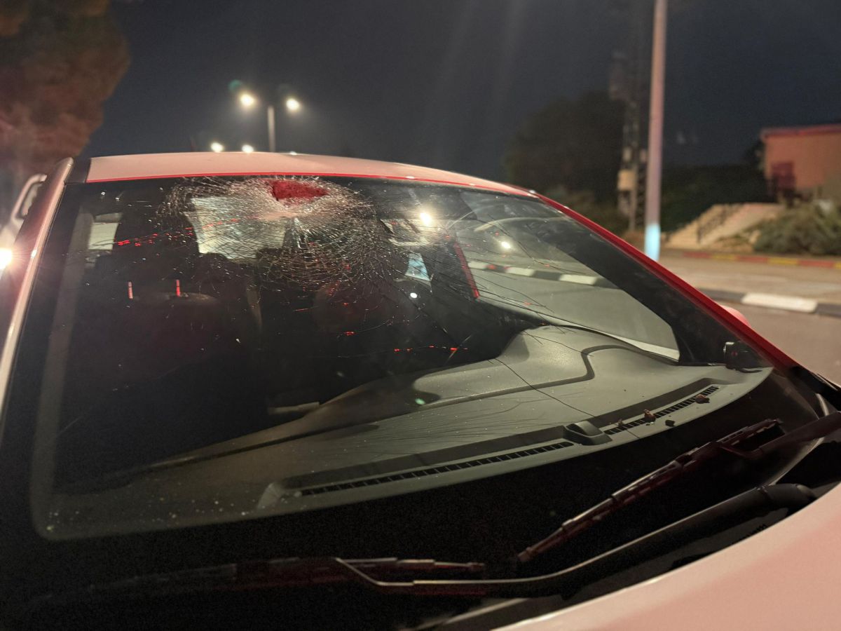 פצועה קל מיידוי אבנים לעבר רכב בשומרון