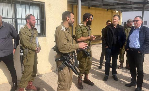 חברי ועדת חוץ וביטחון ביקרו בחטיבה החרדית: "זה אפשרי"