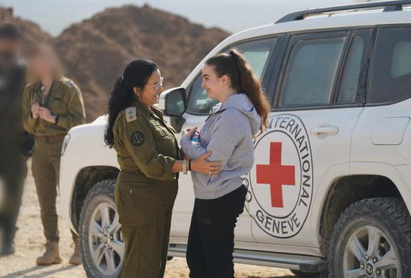 צפו: אגם ברגר חוברת לידי כוח צה"ל