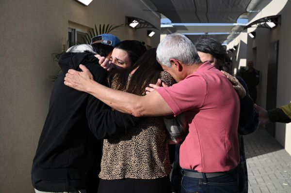 "482 ימים הייתה בשבי לבד": עדויות חדשות מהחטופים