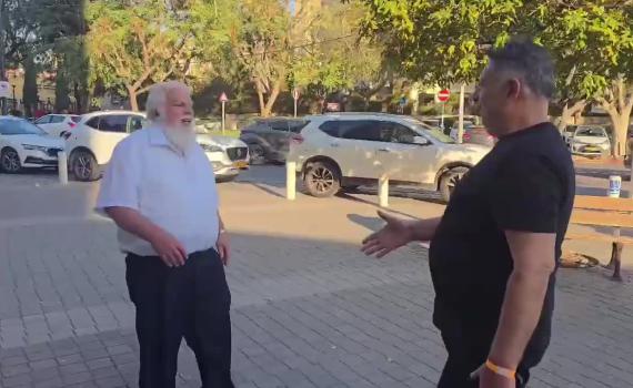 ״הבן שלי שמח בשמיים״: הרב בני קלמנזון פגש את אלי אלבג
