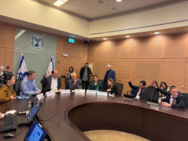 האופוזיציה נעדרה: החוק של רוטמן חוזר לוועדה