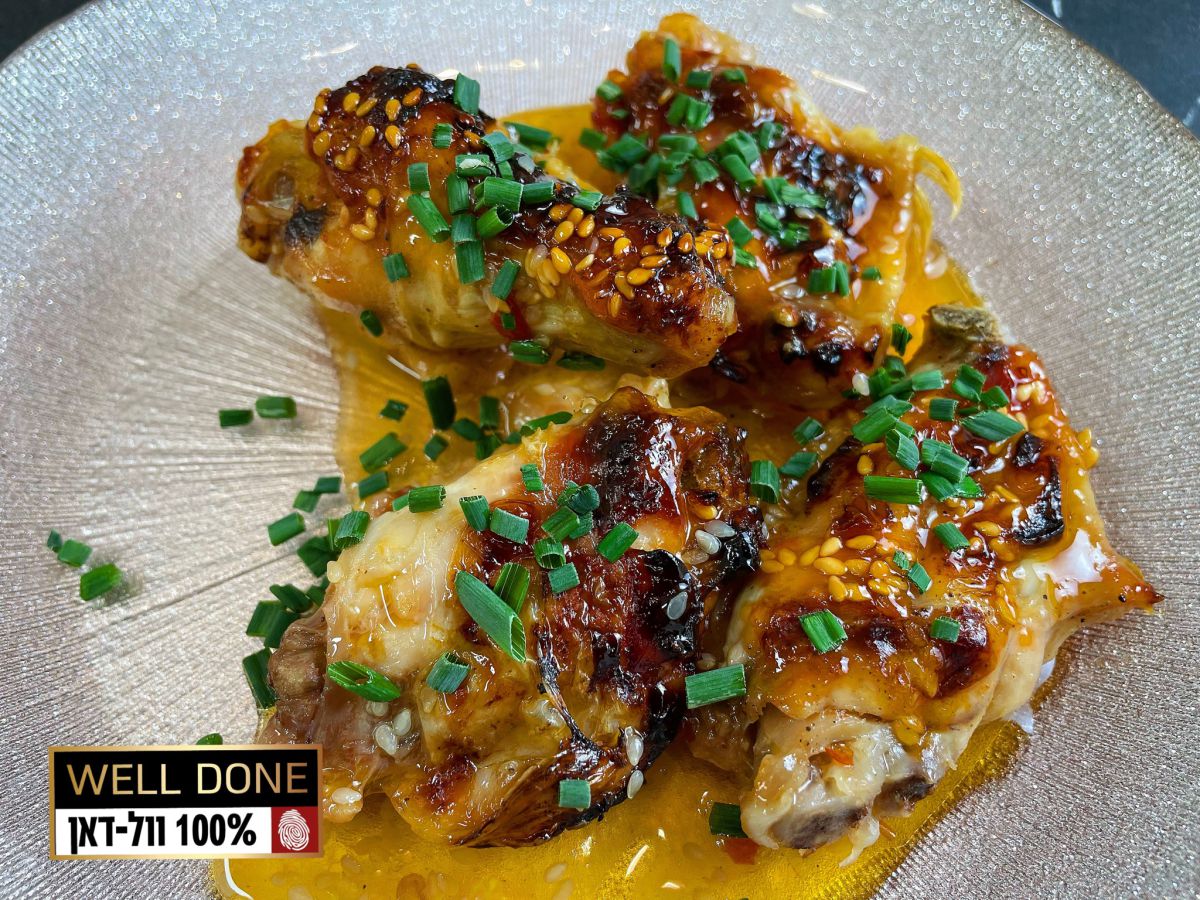 כנפיים בתנור ברוטב צ'ילי ושום; המתכון שחיפשתם לשבת חורפית