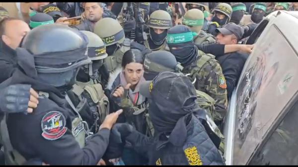 ארבל יהוד וגדי מוזס הועברו לידי הצלב האדום בחאן יונס