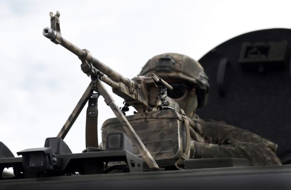 מלחמה חדשה: מאות אלפי פליטים בורחים לאחר פשיטה בגבול קונגו