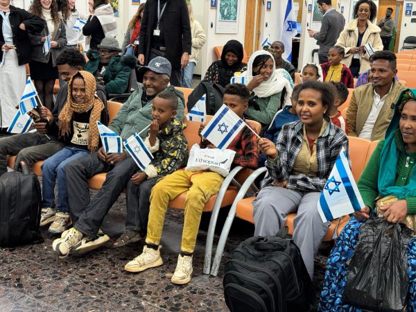 "אין רגע מרגש מזה": 26 עולים מאתיופיה הגיעו לישראל