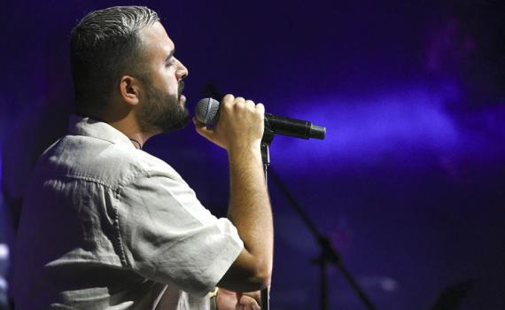 "גיטרה ולנשום": אושר כהן הוציא מיני אלבום חדש