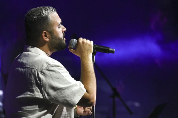 "גיטרה ולנשום": אושר כהן הוציא מיני אלבום חדש