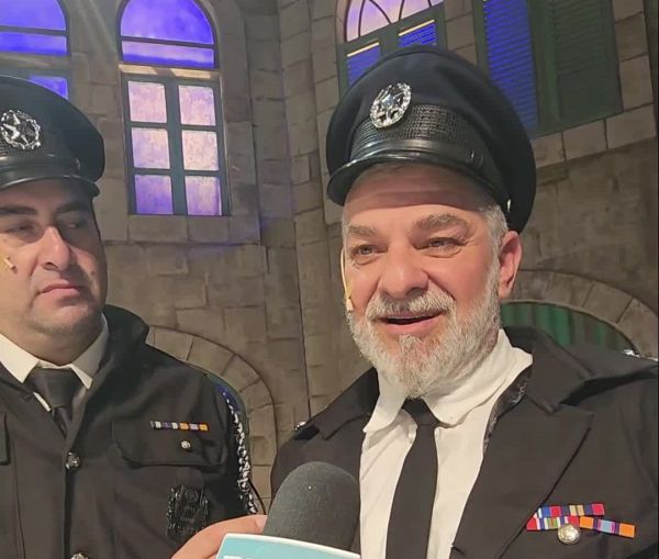 כוכבי 'השוטר אזולאי' לסרוגים: בכולנו יש משהו ממנו. צפו