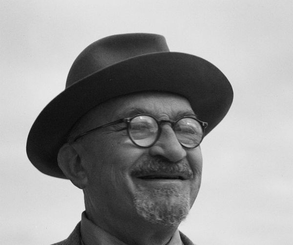 היום בהיסטוריה: חיים ויצמן נשבע אמונים בתור נשיא