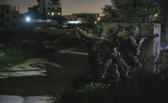 אחרי שפלסטינים ניסו לגנוב עדר: רעולי פנים הציתו רכוש בכפר