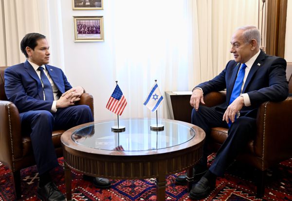 בצל אזהרת טראמפ: החלה הפגישה של נתניהו ורוביו