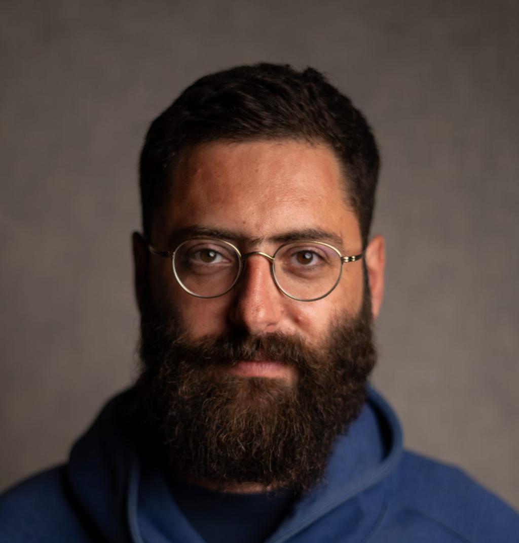 "בעולם החרדי יש המון גזענות": ראיון עם פנחס וויה