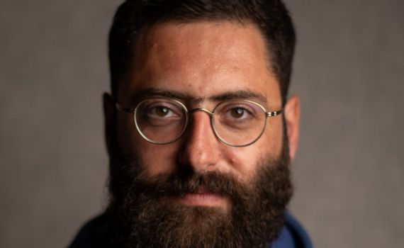 "בעולם החרדי יש המון גזענות": ראיון עם פנחס וויה