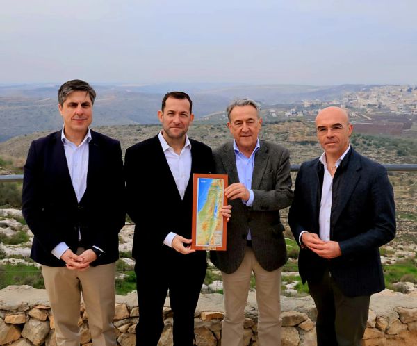 חברי הפרלמנט האירופי ביקרו בשומרון: "חיוני לביטחון ישראל"