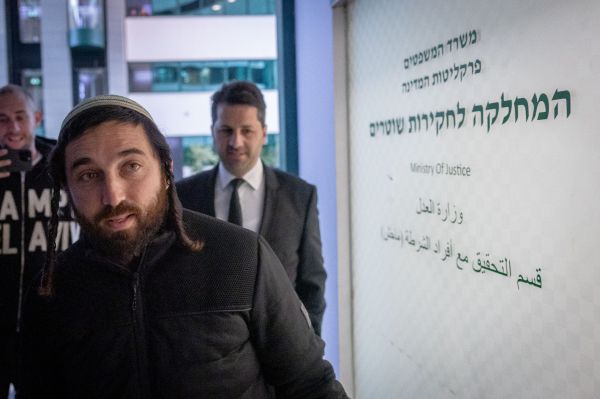 צבי סוכות לאחר החקירה: "תחושה של סימון עיגולים מסביב למטרה"