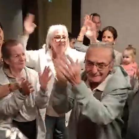 "עוד אבינו חי": הוריו של עופר קלדרון חוגגים. צפו