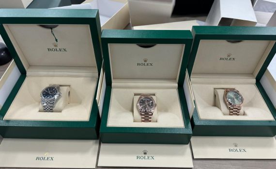 נתפס בנתב"ג: ניסה להבריח שעונים בשווי 720 אלף ש"ח