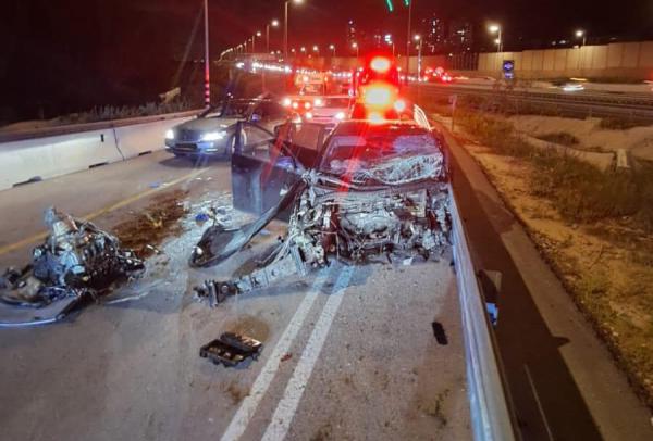 דקר את בת זוגו, נמלט מהשוטרים ונפצע קשה בתאונה
