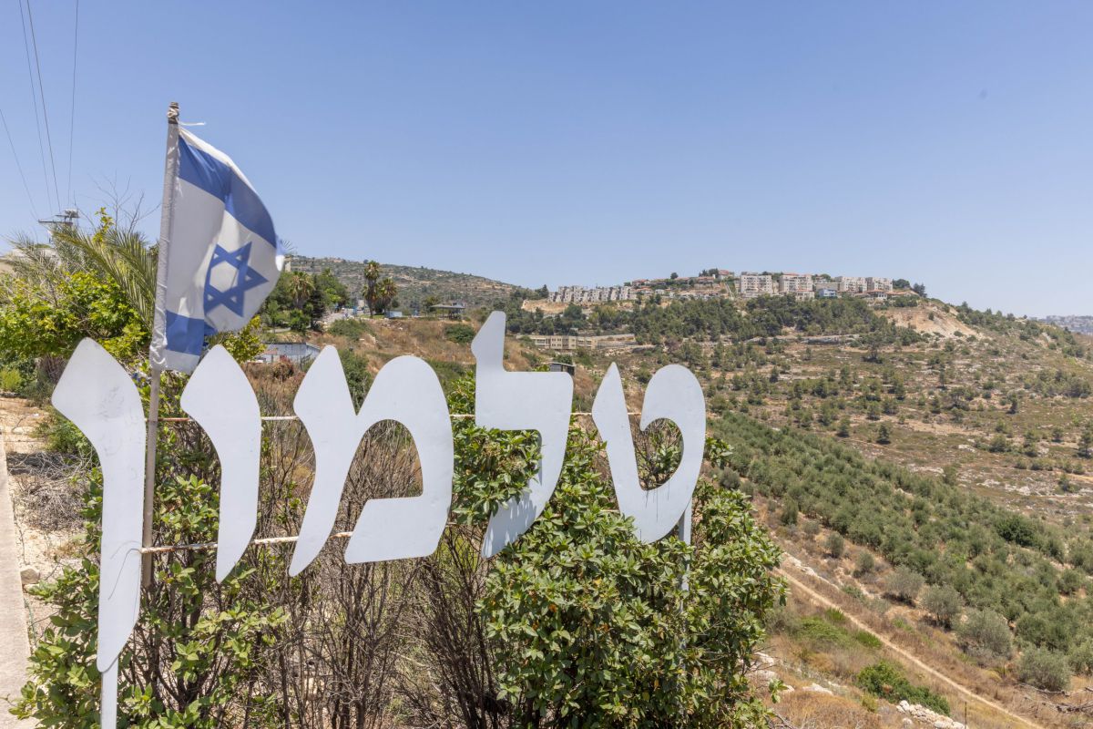 בעקבות הכתבה בערוץ 12: בישוב טלמון מגבים את הרבש"ץ