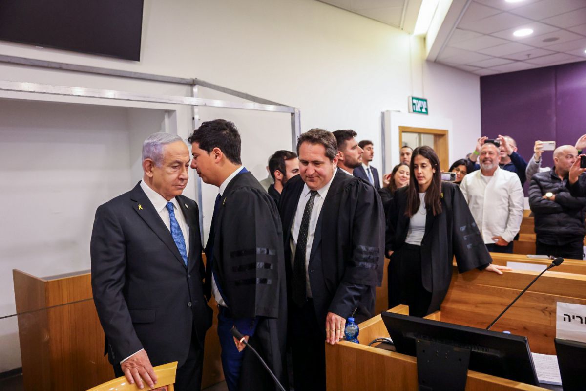 נתניהו בעדותו: "בדברים שקשורים לרעייתי אני לא מעורב בכלל"