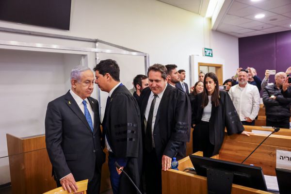 נתניהו בעדותו: "בדברים שקשורים לרעייתי אני לא מעורב בכלל"
