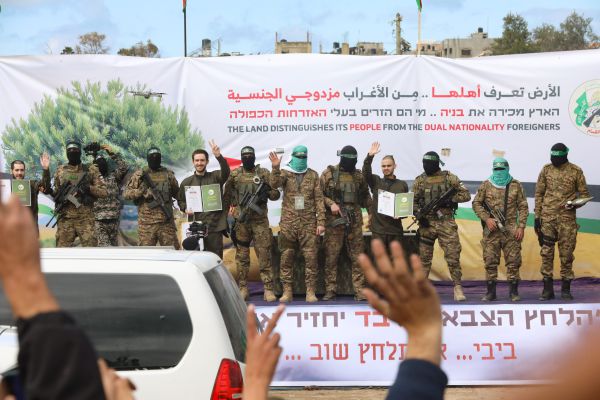 עדות השבי של אליה כהן נחשפת