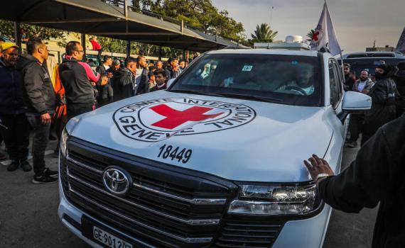 הצלב האדום אחרי שיחת נתניהו: "דוחפים לקבל גישה לחטופים"