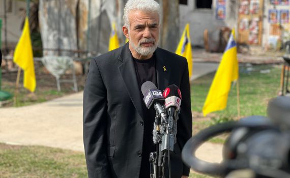 לפיד: "ספק אם היינו רואים בחיים את החטופים בלי הנשיא טראמפ"