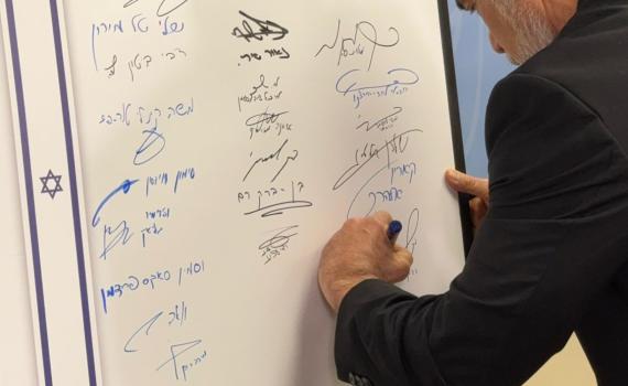 לפיד: "נחתים אזרחים בכל הארץ להקמת ועדת חקירה"